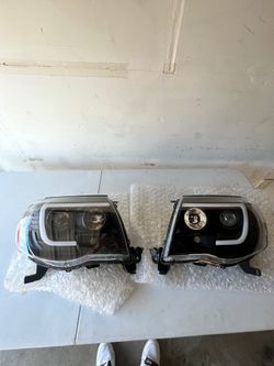 Toyota Tacoma Headlights 05-11