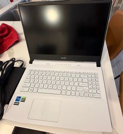 MSI Sword 15 A12UE 15.6" i7-12650H 2.7GHz 16GB RAM 1TB SSD GeForce RTX 3060