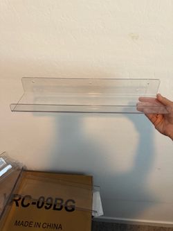 Acrylic shelves (16 pieces)