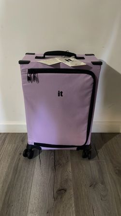 IT Luggage Carry-On Spinner Suitcase lavender ultralight rare 21.5”x14.8x8.5”