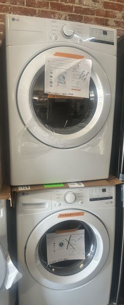 New LG front Load Washer And Gas Dryer Set 