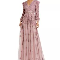 Mac Duggal
Embellished V Neck 3/4 Sleeve A Line Gown
