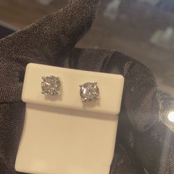 Diamond Earrings 4 Carat