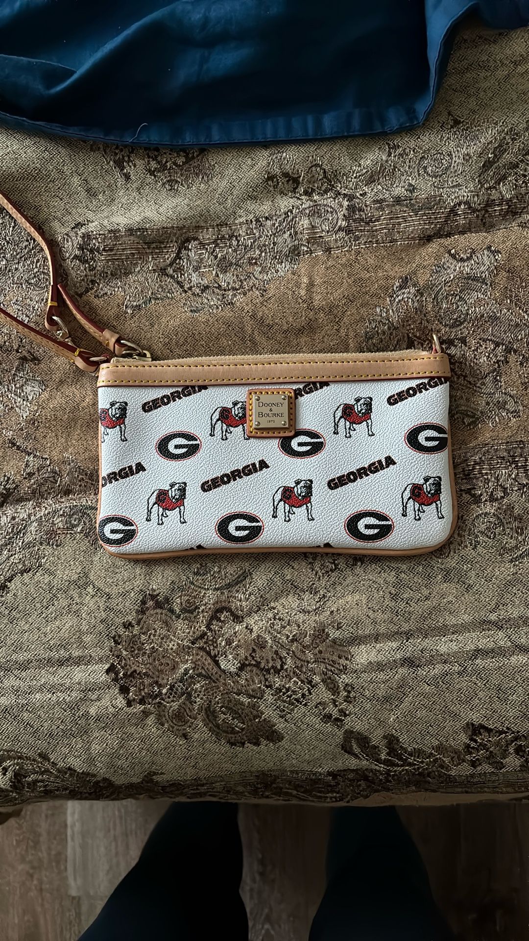 GA bulldogs wristlet wallet