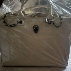 Betsy Johnson skull tote