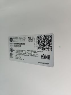 STAINLESS STEEL GE Refrigerator/Freezer Model GSHS6HGDBCSS