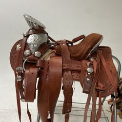 Nueva Montura Charra De Cuero Con Herrage,estribos Y Fuste Plateado