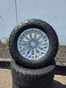 20" FUEL rims 20x10 w/ used BfGoodrich 35" tires