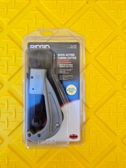 RIDGID
1/4 in. to 1-5/8 in. 151 Quick Acting Copper Pipe & Aluminum Tubing Cutter w/ Easy Change Wheel Pin + Spare Wheel