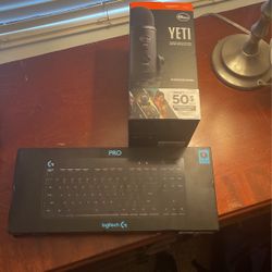 Yeti Microphone & Logitech G pro keyboard 100 for both.