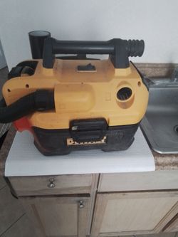Dewalt vacuum 20v