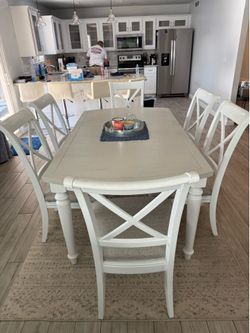 Dining room table and 6 chairs