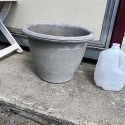 Lightweight Gray Plastic Planter Pot 15” x 12”H Has Drainage Holes