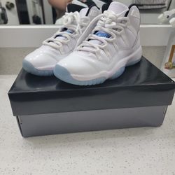 Air Jordan 11 Retro Legend Blue