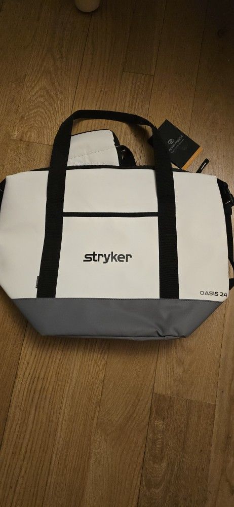 Soft cooler