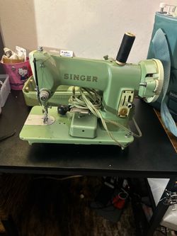 SINGER 185K Vintage Sewing Machine