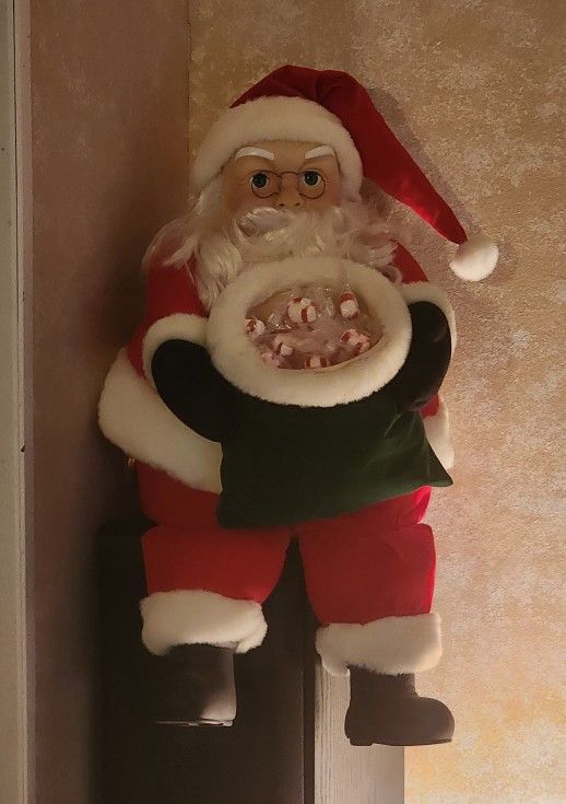 Santa Candy Giver