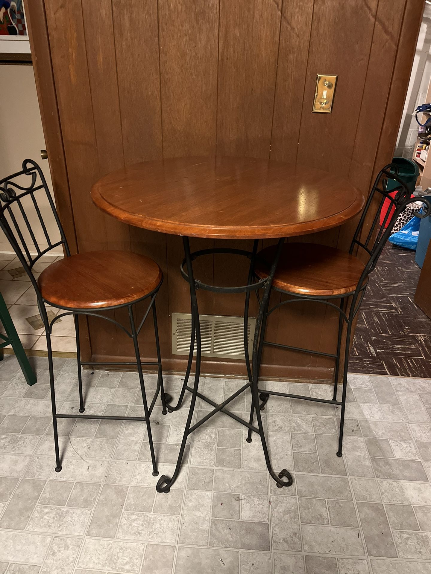Pub Table And Chairs 