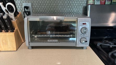 Black and Decker Toaster Oven