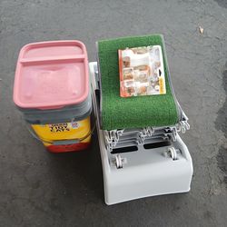 Cat supplies