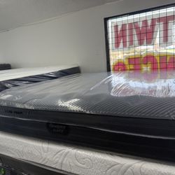 KING SIZE SIMMONS BEAUTYREST BLACK L CLASS (MEDIUM) MATTRESS & BOX SPRINGS BED SET