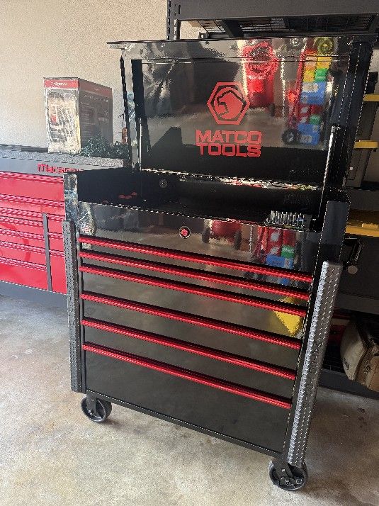 Matco Tools Cart/ With Mac Tools