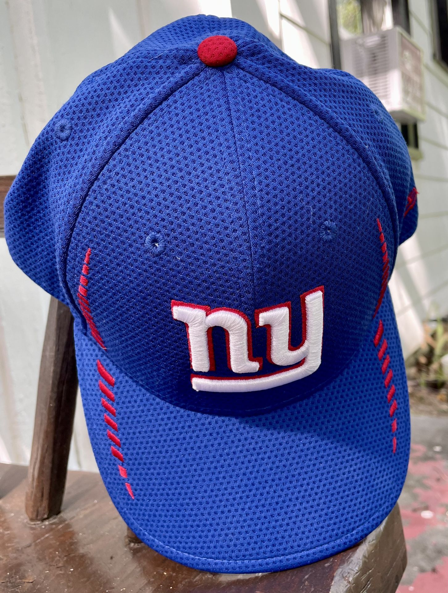 Autographed NFL GIANTS Football Player, David Diehl Cap