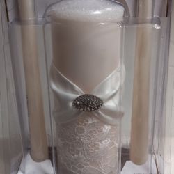 Cream Lace Candle Set.
