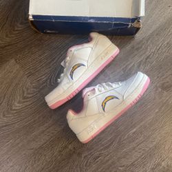 Vintage Women’s Los Angeles San Diego Chargers Reebok Shoes Sneakers Sz 6 Women’s 