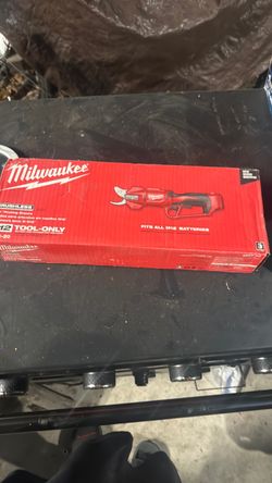 Milwaukee M12 12V Cordless Brushless Pruner Shears (Tool Only) Store SKU# 1009-545-978