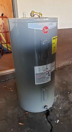 Refurbished 40 gal Gas Water Heater (installation included)
