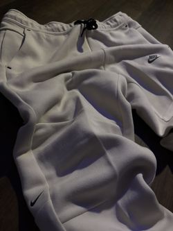 nike tech sweatpants 