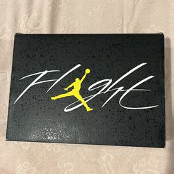 Jordan 4 retro thunder