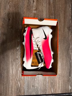 Superfly 12 academy cleats