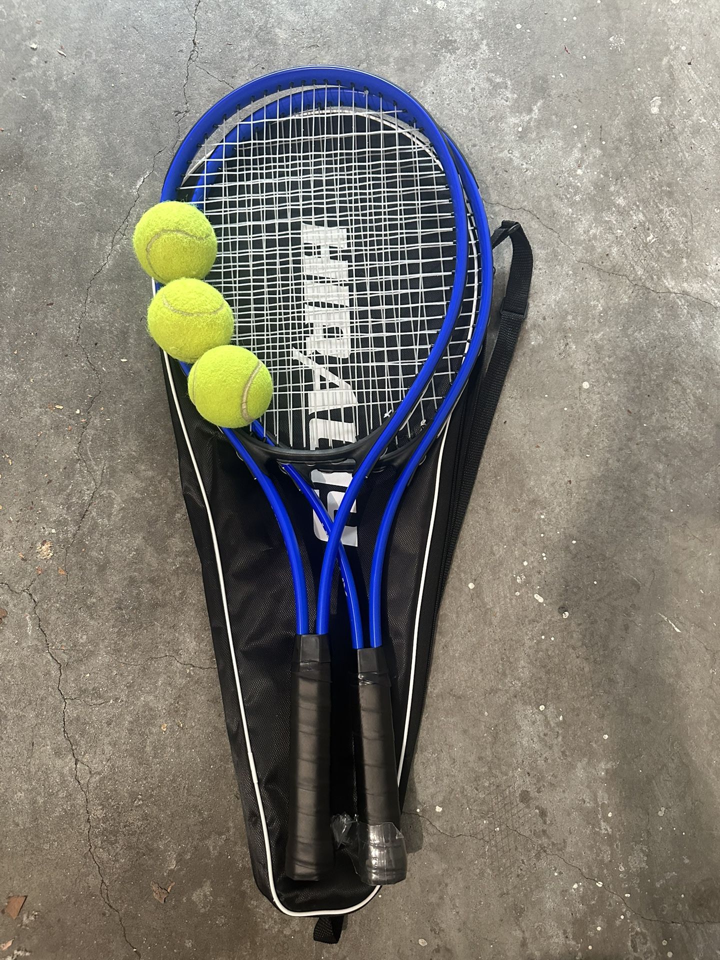 2 tennis racket