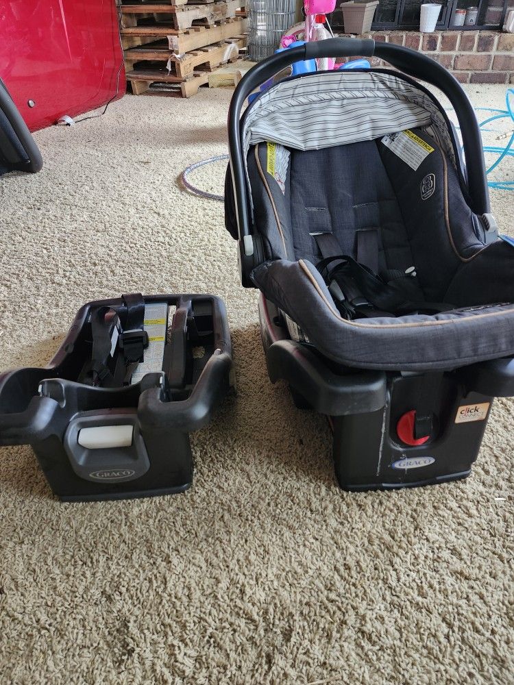 Car Seat With 2 Bases