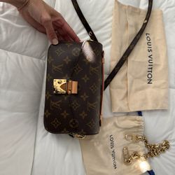 Louis Vuitton Pochette East West