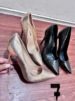 Women’s shoes size 7 like new 25$ for each