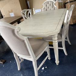 New Dining Table With 4 Chairs By Avalon Furniture