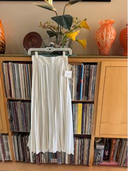 DRAMATIC PRICE DROP: NWT, VTG TO TO ‘n KO,2 deep pockets,subtle Pleated Maxi, P