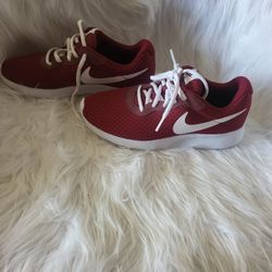 Nike Tennis Shoes 