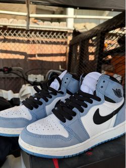 Jordan 1 Retro High OG University Blue Size 6 Women