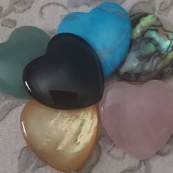 VARIOUS ROCKS 2 PENDENTS HEART SHAPED GLASS ROCK