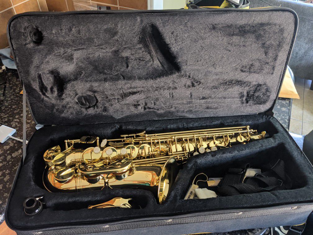 Alto Saxophone, Prelude AS711 - Mint Condition!