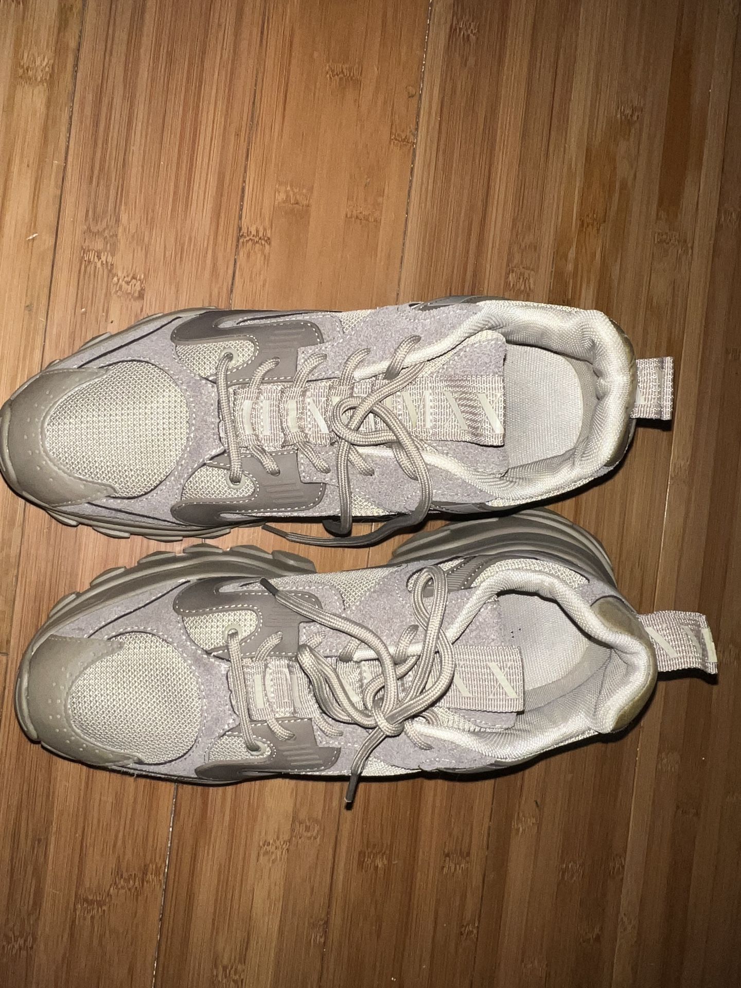 Size US 10 Mens Beige Shoe