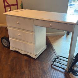 White Desk 