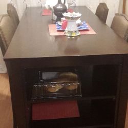 New dining table with a chair very good condition one year ago I buy