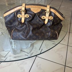 LOUIS VUITTON TIVOLI GM