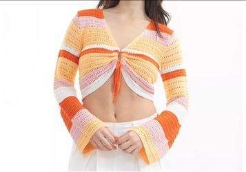 New ' madden girl Striped Pointelle V-Neck Loop Tie Cropped Sweater size Medium( reseda ca)