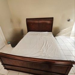 BEDROOM SET